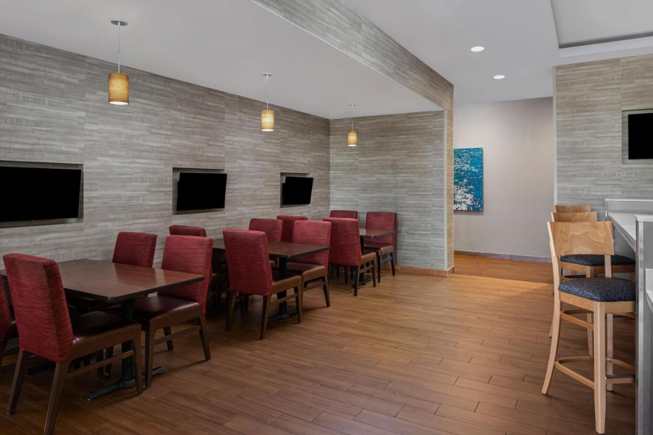 Towneplace Suites By Marriott Биг Спринг Екстериор снимка