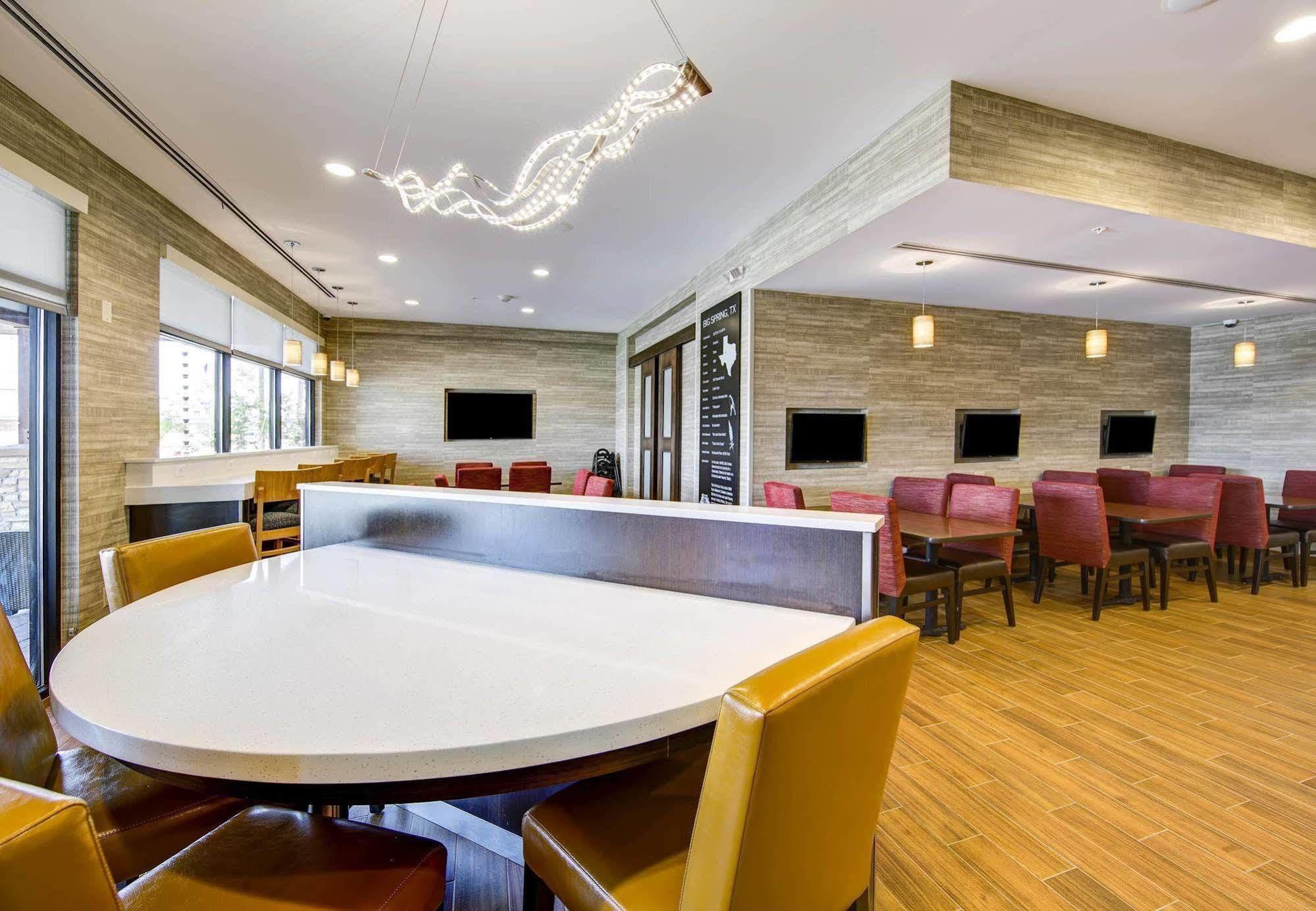 Towneplace Suites By Marriott Биг Спринг Екстериор снимка
